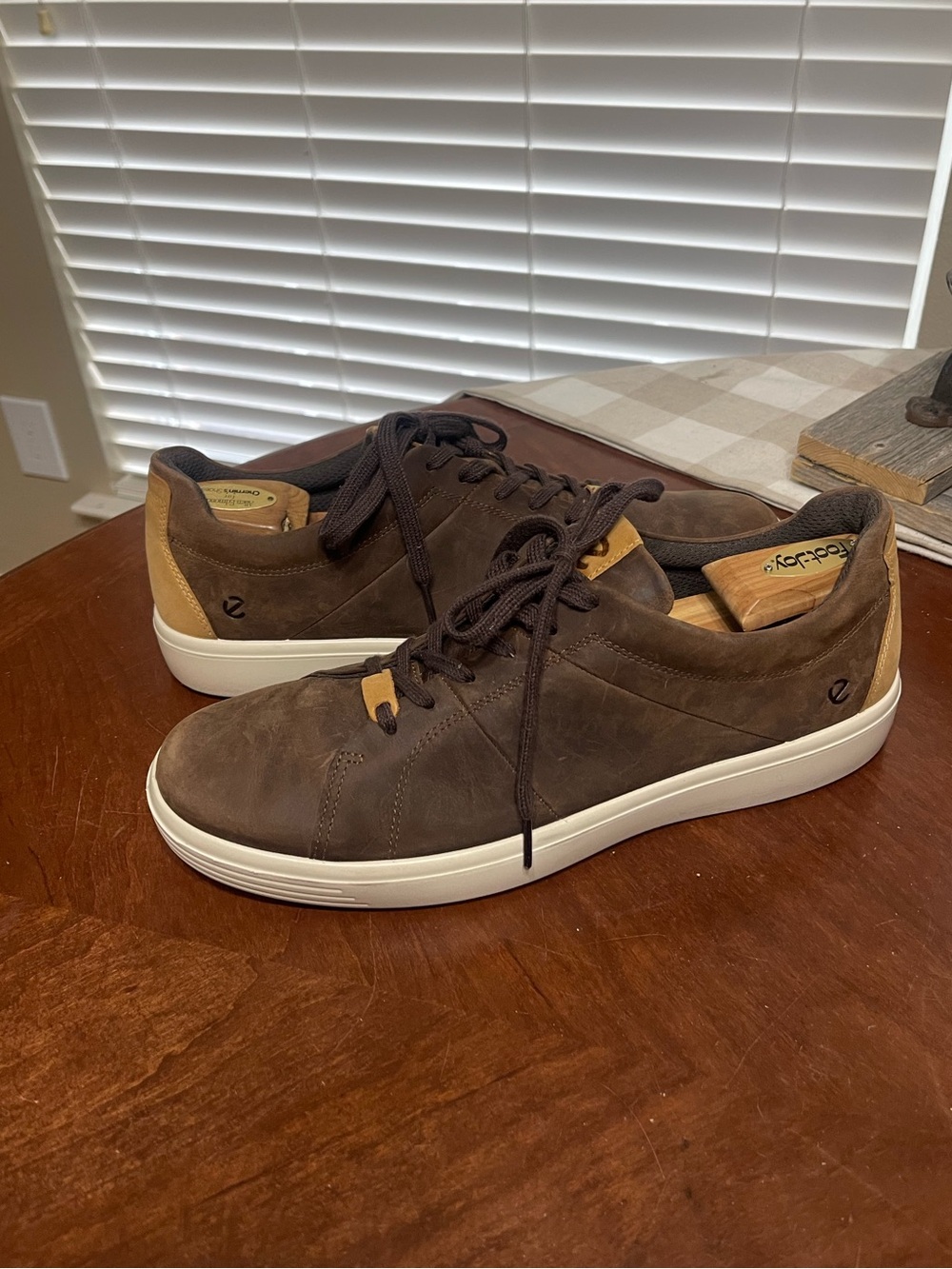 Ecco Soft Classic Men’s Leather Sneaker